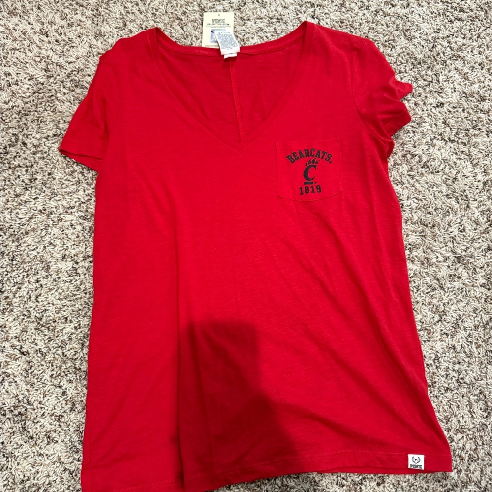 PINK Victoria's Secret Red V-Neck Tee nwt